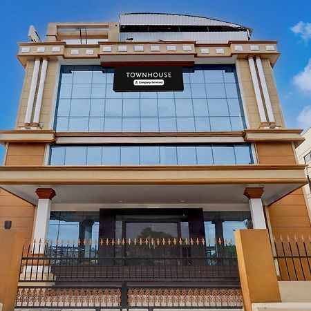 Готель Super Townhouse Koyambedu Ченнаї Екстер'єр фото